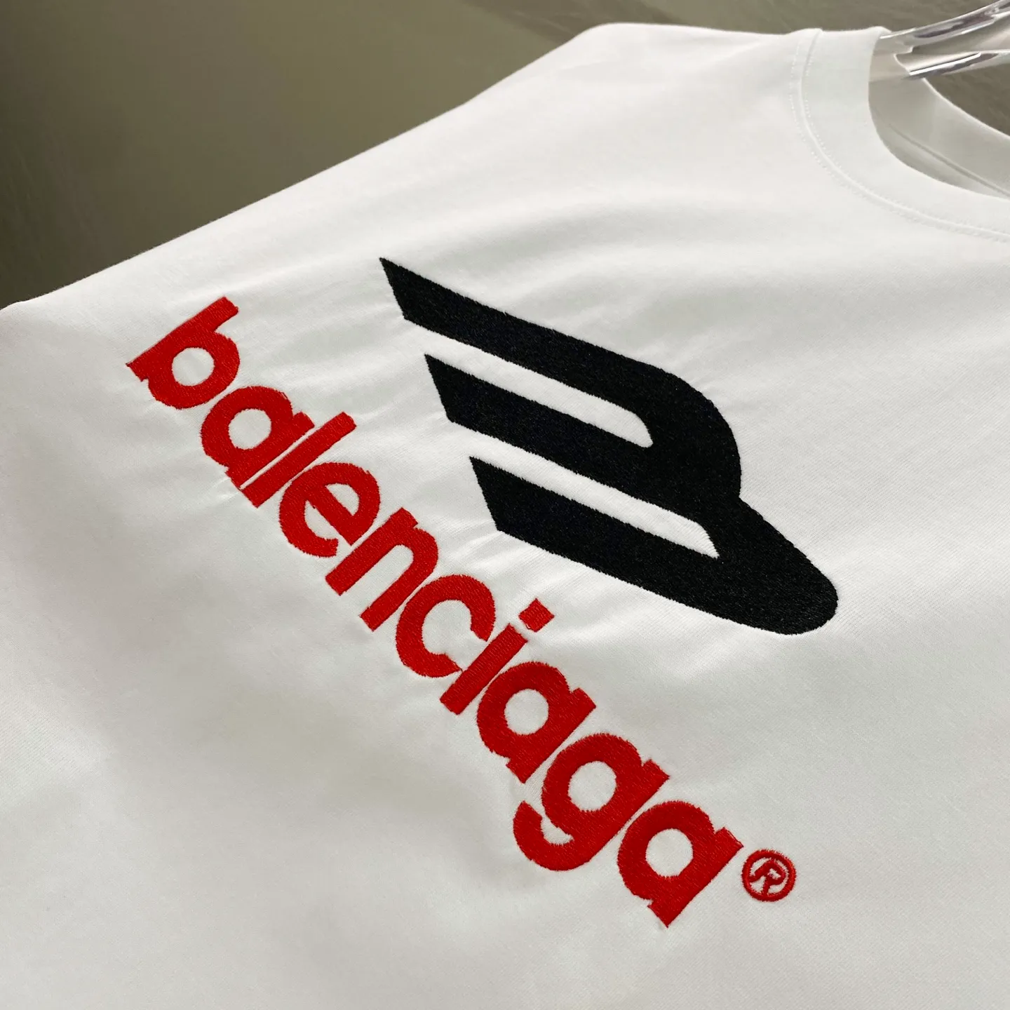 /Balenciaga 3M LOGO T （ 、 ） ▪ : 260 ， ▪ 32S ，260 ； 32s+70D ：95/ *5% 。 Breathable， ，Breathable ； ， ， 。 Breathable， ，Breathable ； 。 32 Premium ，70D ， ， 。 ▪ New Arrival ▪ Same Style ▪ ▪ ：Black White Size：S M L XL
